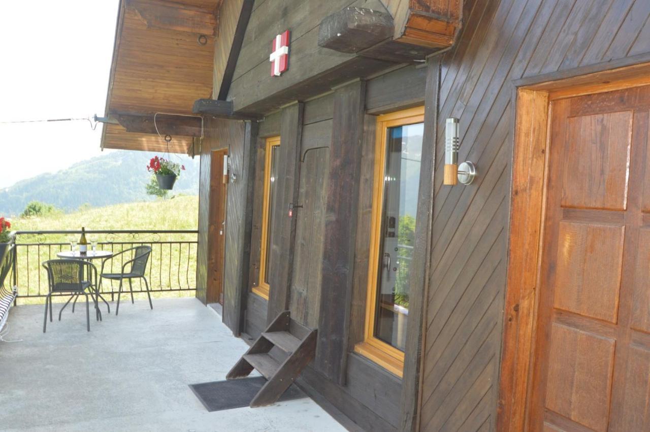 Le Petit Chalet-Leard Jarrier エクステリア 写真