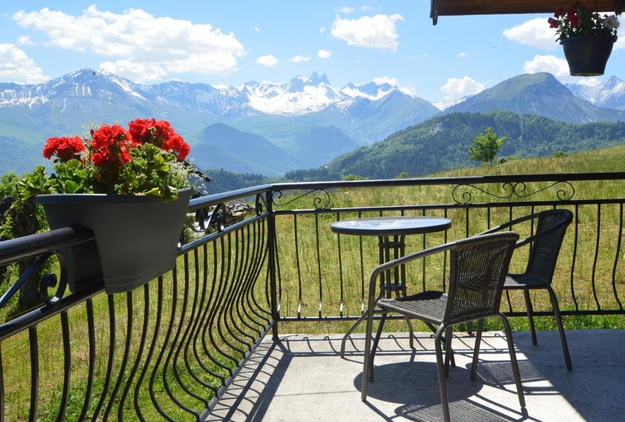 Le Petit Chalet-Leard Jarrier エクステリア 写真